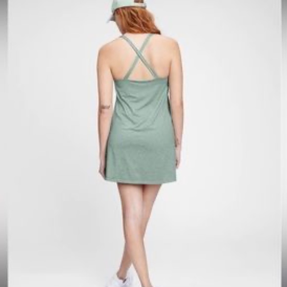 GapFit Brushed Tech Jersey Dress Athletic Pink Attached Shorts Dry Wicking XS - Picture 11 of 11